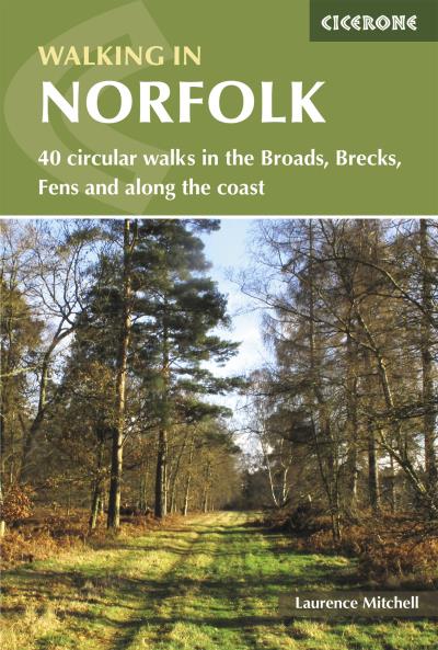 Книга Walking in Norfolk (Laurence Mitchell)